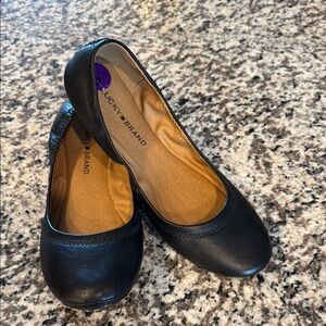 Lucky Brand Black leather Ballet Flats Sleek Minimalist Design size 8